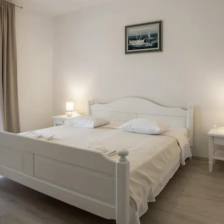 וילה Sara Family With Pool And Jacuzzi Makarska Region