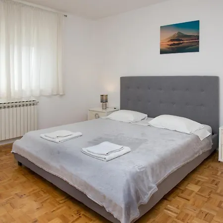 וילה Sara Family With Pool And Jacuzzi Makarska Region *