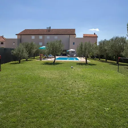 וילה Sara Family With Pool And Jacuzzi Makarska Region *