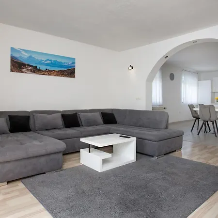 Sara Family With Pool And Jacuzzi Makarska Region וילה *