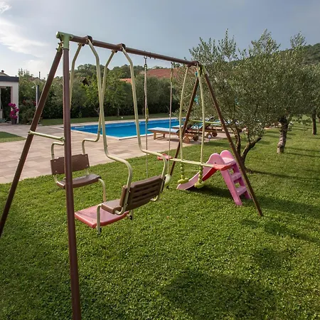 וילה Sara Family With Pool And Jacuzzi Makarska Region אימוטסקי